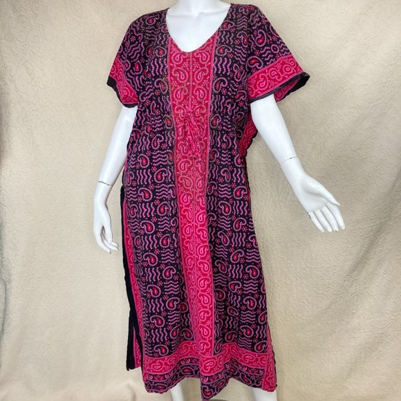 J. Gee Other - Vintage J. Gee Pink Batik Print Maxi Caftan Dress